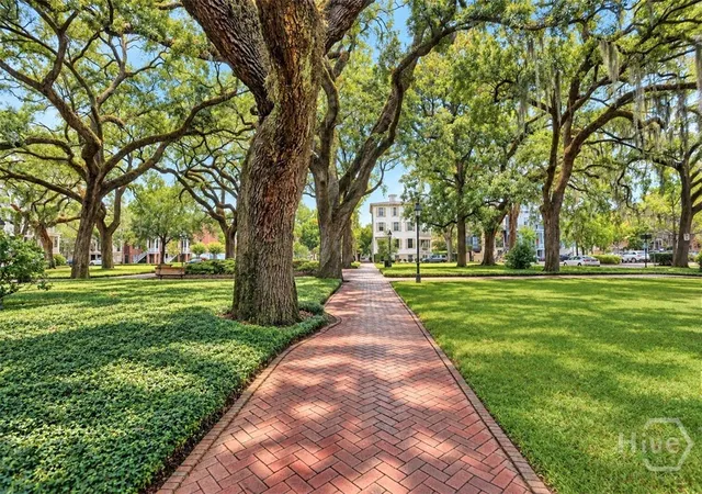 Listing Photo 2 - Condo for sale in building located at 123 W Charlton St, Savannah, GA 31401 - Unit #5
