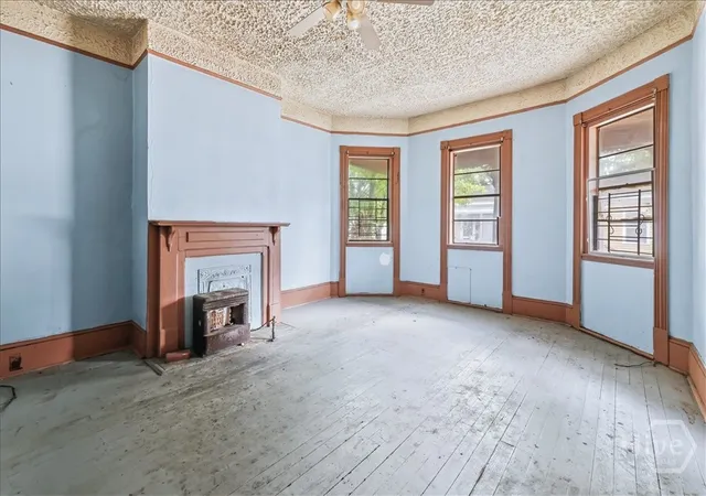 Photo 3 of Single family home for sale at 108 W 32nd Street, Savannah, GA 31401 | MLS# SA364309 | Listing updated on 2026-09-11