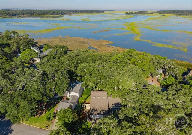 Photo 3 of Single family home for sale at 7 Westferry Ct, Savannah, GA 31411 | MLS# SA365345 | Listing updated on 2026-10-29