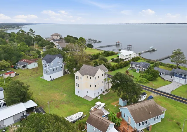 Photo 4 of Single family home for sale at 450 Pearson Cir, Newport, NC 28570 | MLS# 100601272 | Listing updated on 2026-09-04