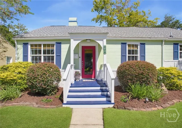 Photo 1 of Single family home for sale at 406 E 61st Street, Savannah, GA 31405 | MLS# SA365738 | Listing updated on 2026-10-17