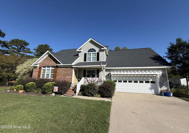 Single family home for sale at 814 Gatewood Dr, Winterville, NC 28590 | MLS# 100607355