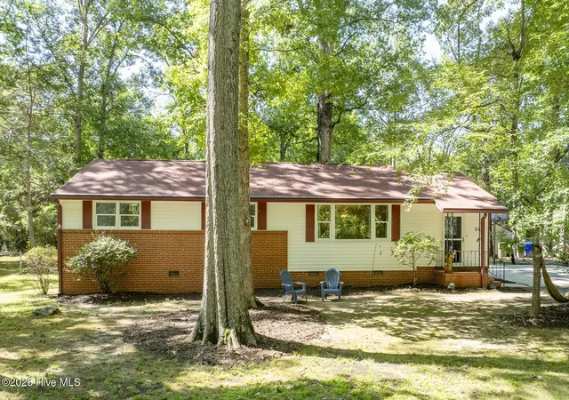 Photo 1 of Single family home for sale at 303 Hickory Dr, Chapel Hill, NC 27517 | MLS# 100608771 | Listing updated on 2026-10-07