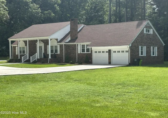 Photo 1 of Single family home for sale at 212 Mclean St, Spring Hope, NC 27882 | MLS# 100524278 | Listing updated on 2026-09-04