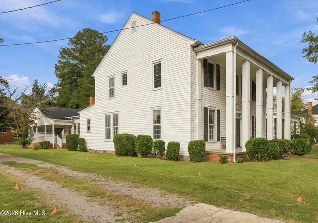 Photo 3 of Single family home for sale at 407 S King St, Windsor, NC 27983 | MLS# 100545101 | Listing updated on 2026-10-20