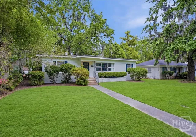 Photo 3 of Single family home for sale at 2130 Glynnwood Dr, Savannah, GA 31404 | MLS# SA353029 | Listing updated on 2026-09-06