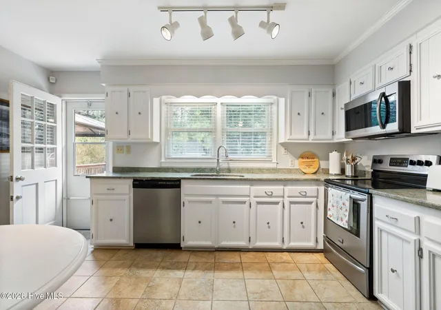 Photo 1 of Single family home for sale at 2316 Lynnwood Dr, Wilmington, NC 28403 | MLS# 100607993 | Listing updated on 2026-10-27