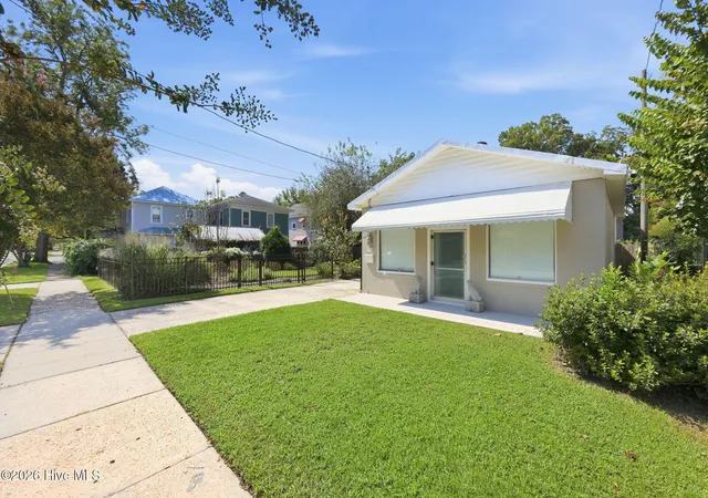 Photo 1 of Single family home for sale at 1307 N Pasteur St, New Bern, NC 28560 | MLS# 100601615 | Listing updated on 2026-09-16