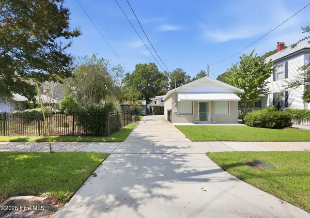 Photo 2 of Single family home for sale at 1307 N Pasteur St, New Bern, NC 28560 | MLS# 100601615 | Listing updated on 2026-09-16