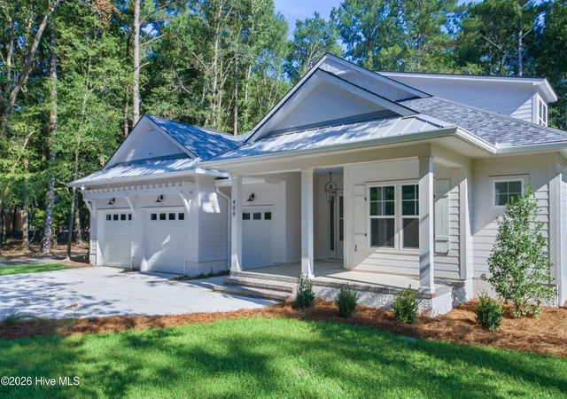 Photo 2 of Single family home for sale at 406 Old Forest Dr, Castle Hayne, NC 28429 | MLS# 100559739 | Listing updated on 2026-09-14