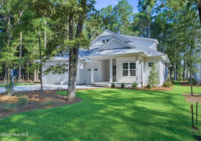 Photo 3 of Single family home for sale at 406 Old Forest Dr, Castle Hayne, NC 28429 | MLS# 100559739 | Listing updated on 2026-09-14