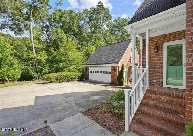 Photo 3 of Single family home for sale at 404 Barrington Dr, Tarboro, NC 27886 | MLS# 100602627 | Listing updated on 2026-09-30