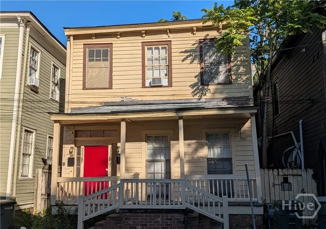 Photo 1 of Multi family home for sale at 1118 Jefferson St, Savannah, GA 31401 | MLS# SA363694 | Listing updated on 2026-09-01