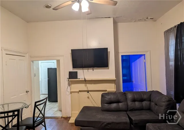 Photo 3 of House for sale at 1118 Jefferson St, Savannah, GA 31401 | MLS# SA363694 | Listing updated on 2026-09-01