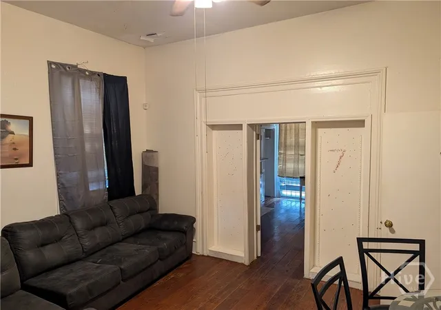 Photo 4 of House for sale at 1118 Jefferson St, Savannah, GA 31401 | MLS# SA363694 | Listing updated on 2026-09-01