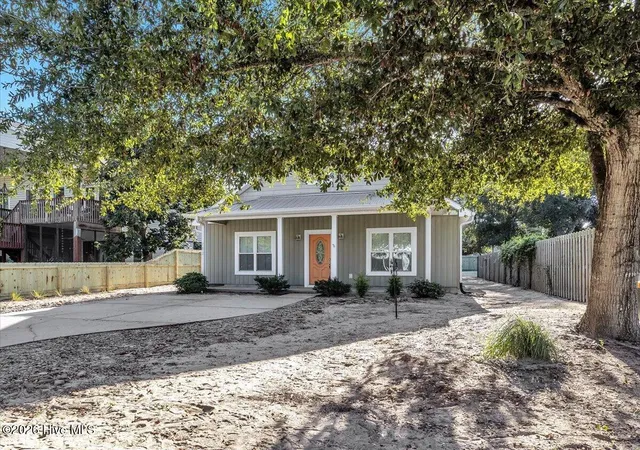 Photo 3 of Single family home for sale at 102 NW 4th Street, Oak Island, NC 28465 | MLS# 100600160 | Listing updated on 2026-09-29