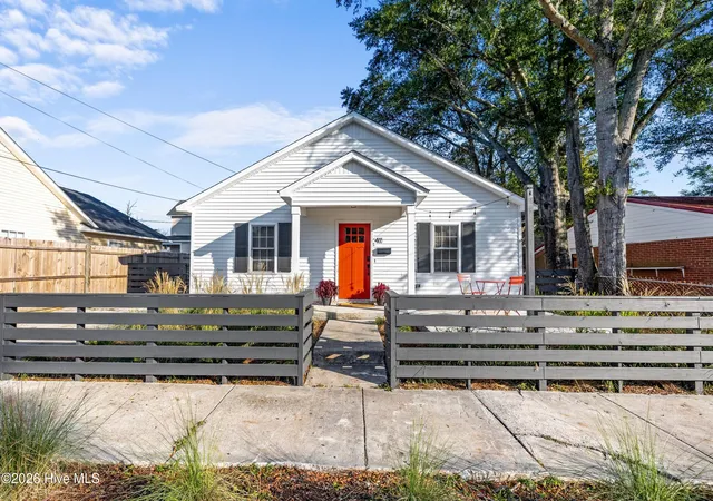 Photo 2 of Single family home for sale at 411 Swann St, Wilmington, NC 28401 | MLS# 100601266 | Listing updated on 2026-09-16