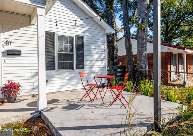 Photo 3 of Single family home for sale at 411 Swann St, Wilmington, NC 28401 | MLS# 100601266 | Listing updated on 2026-09-16