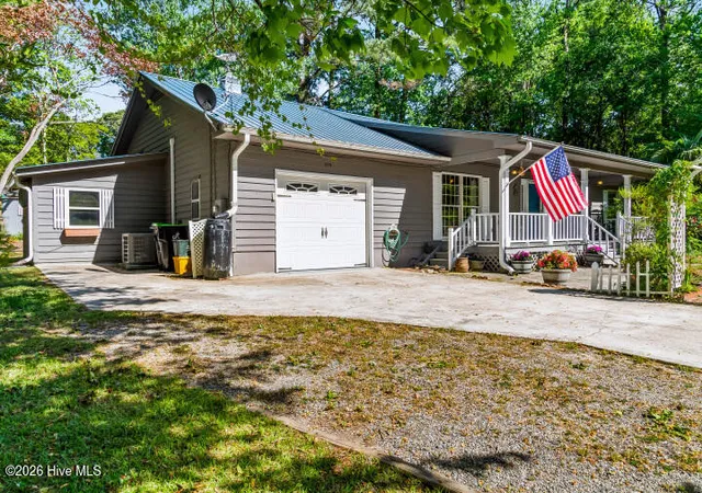Photo 3 of Single family home for sale at 519 Country Clb Dr W, Arapahoe, NC 28510 | MLS# 100568903 | Listing updated on 2026-09-02
