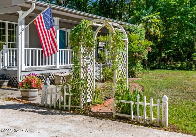 Photo 4 of Single family home for sale at 519 Country Clb Dr W, Arapahoe, NC 28510 | MLS# 100568903 | Listing updated on 2026-09-02