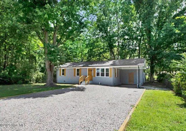Photo 3 of Single family home for sale at 412 E 18th Street, Scotland Neck, NC 27874 | MLS# 100581271 | Listing updated on 2026-09-01