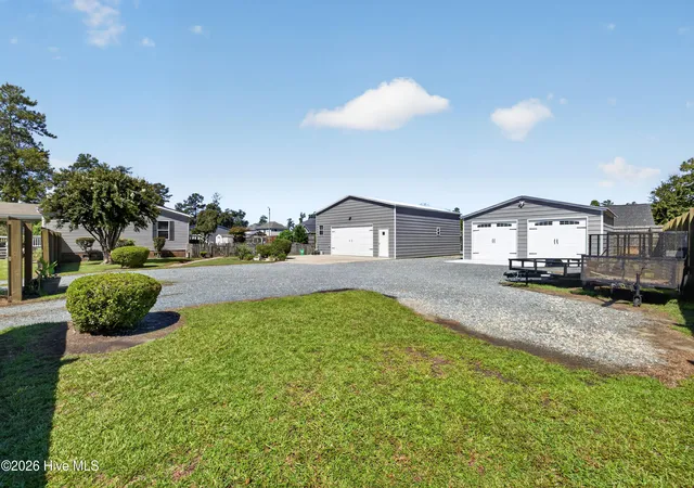Photo 3 of Manufactured home for sale at 114 Bellhammon Dr, Rocky Point, NC 28457 | MLS# 100602279 | Listing updated on 2026-10-06