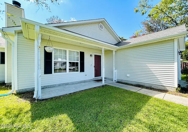 Photo 4 of Single family home for sale at 152 Horse Shoe Bnd, Jacksonville, NC 28546 | MLS# 100600367 | Listing updated on 2026-09-14