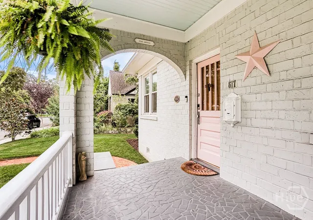 Photo 4 of Single family home for sale at 617 E 51st Street, Savannah, GA 31405 | MLS# SA366239 | Listing updated on 2026-10-29