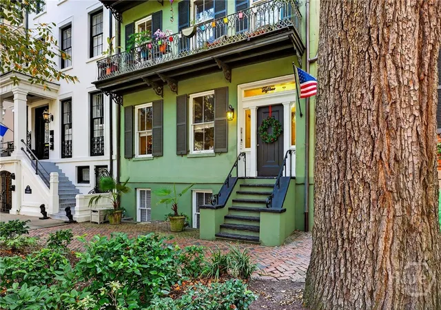 Photo 2 of Condo for sale at 15 E Jones St #3B, Savannah, GA 31401 | MLS# SA345673 | Listing updated on 2026-09-04