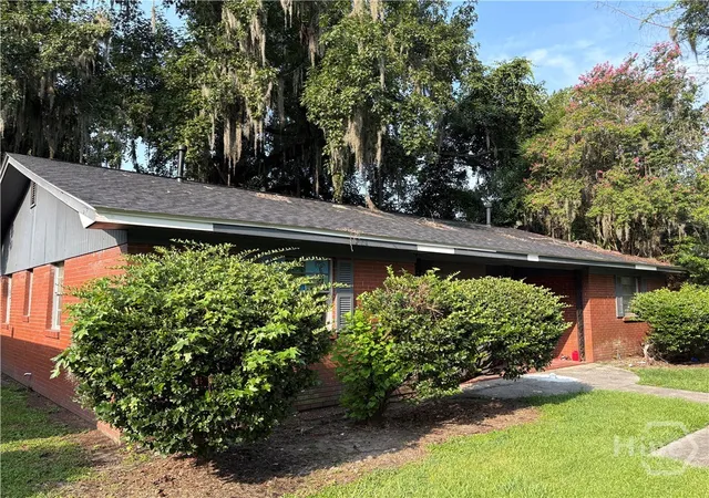 Photo 1 of Multi family home for sale at 11 Hampstead Ave, Savannah, GA 31405 | MLS# SA364270 | Listing updated on 2026-09-10