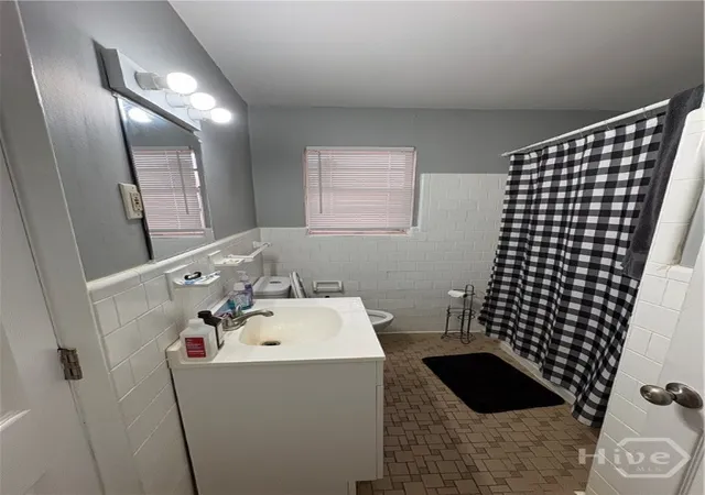 Photo 4 of House for sale at 11 Hampstead Ave, Savannah, GA 31405 | MLS# SA364270 | Listing updated on 2026-09-10