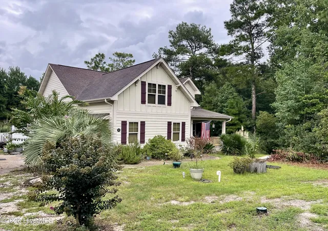 Photo 3 of Single family home for sale at 520 Laurinburg Rd, Southport, NC 28461 | MLS# 100601276 | Listing updated on 2026-09-20