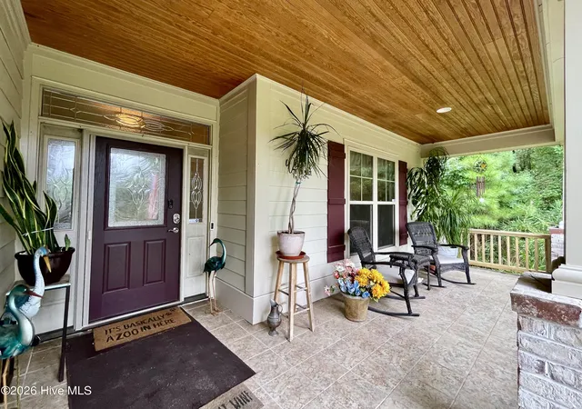 Photo 4 of Single family home for sale at 520 Laurinburg Rd, Southport, NC 28461 | MLS# 100601276 | Listing updated on 2026-09-20