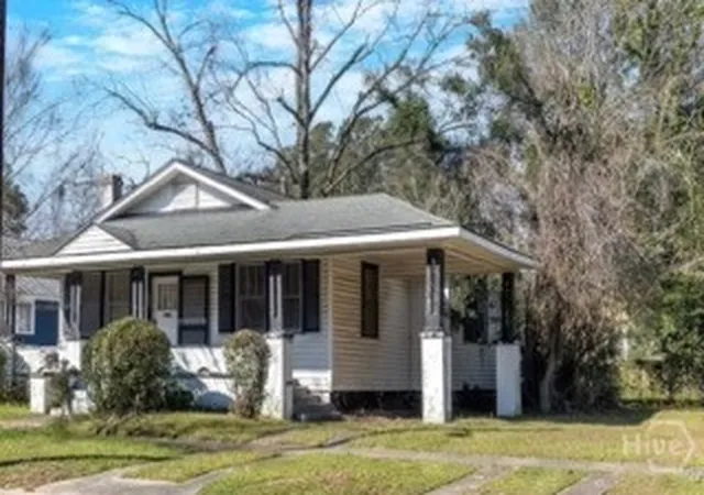 Photo 1 of Single family home for sale at 1322 E 37th Street, Savannah, GA 31404 | MLS# SA357333 | Listing updated on 2026-09-12