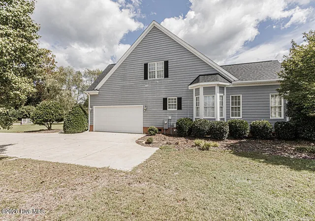 Photo 4 of Single family home for sale at 6489 Waters Edge Dr, Rocky Mount, NC 27803 | MLS# 100602101 | Listing updated on 2026-09-14