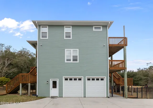 Photo 2 of Single family home for sale at 7118 Archers Crk Dr, Emerald Isle, NC 28594 | MLS# 100600471 | Listing updated on 2026-09-11