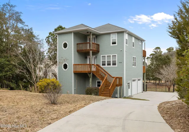 Photo 3 of Single family home for sale at 7118 Archers Crk Dr, Emerald Isle, NC 28594 | MLS# 100600471 | Listing updated on 2026-09-11