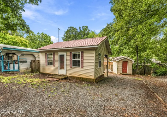Photo 3 of Single family home for sale at 185 Roberts Ridge Rd, Mount Gilead, NC 27306 | MLS# 100603528 | Listing updated on 2026-09-14