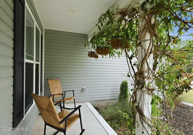 Photo 3 of Single family home for sale at 301 Big Pine Ct, Hubert, NC 28539 | MLS# 100582555 | Listing updated on 2026-09-11