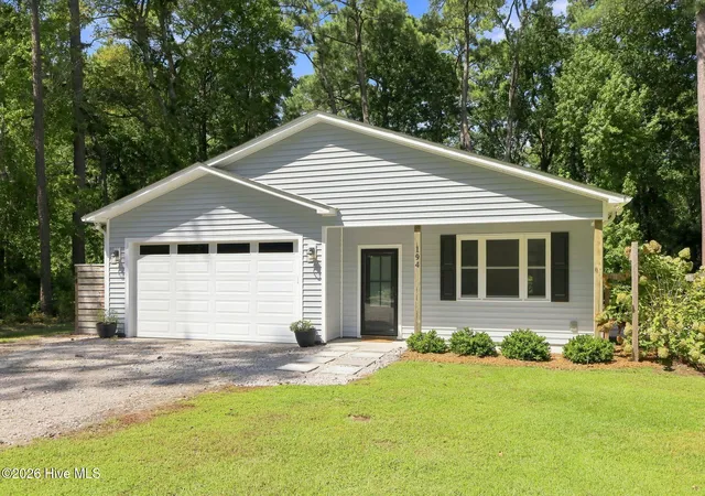 Photo 1 of Single family home for sale at 194 Steep Hl Dr, Swansboro, NC 28584 | MLS# 100602900 | Listing updated on 2026-09-13