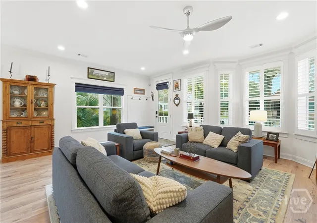 Photo 4 of Single family home for sale at 806 E 35th Street, Savannah, GA 31401 | MLS# SA346173 | Listing updated on 2026-09-08