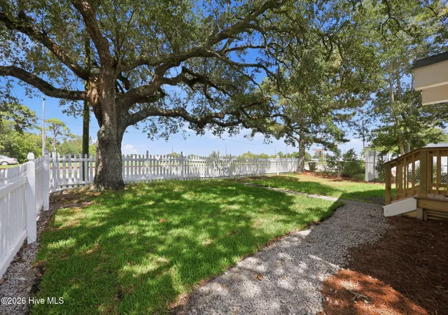 Photo 3 of Single family home for sale at 2609 Arendell St, Morehead City, NC 28557 | MLS# 100585011 | Listing updated on 2026-09-11