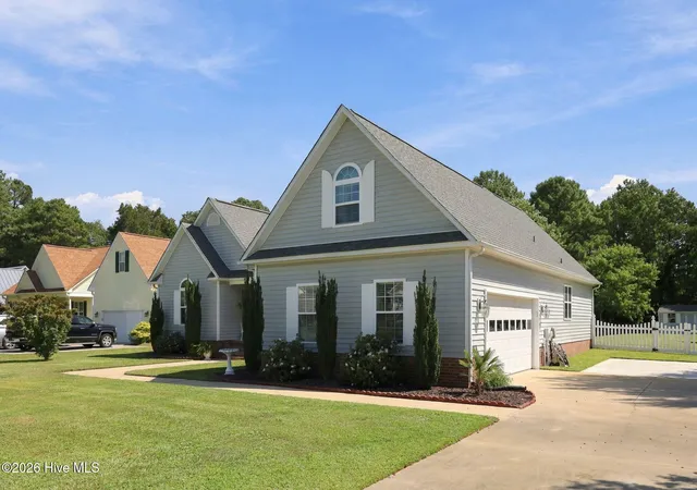 Photo 3 of Single family home for sale at 310 Bobbys Dr, Newport, NC 28570 | MLS# 100603009 | Listing updated on 2026-09-17
