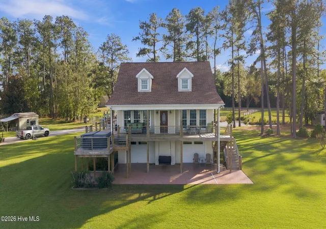 Single family home for sale at 127 Dickinson Rd, Chocowinity, NC 27817 | MLS# 100611516
