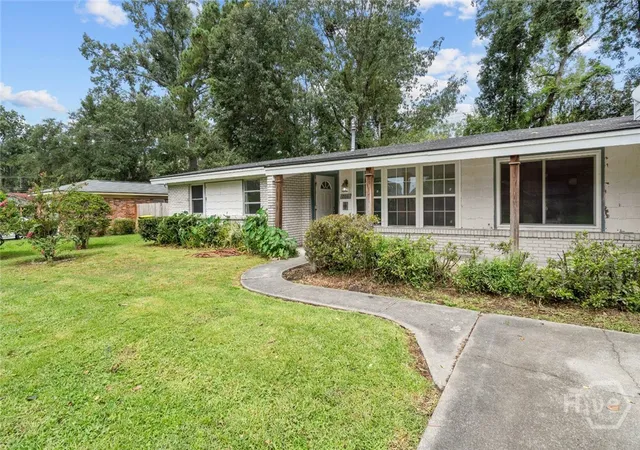 Photo 2 of Single family home for sale at 206 Van Nuys Blvd, Savannah, GA 31419 | MLS# SA363916 | Listing updated on 2026-09-11
