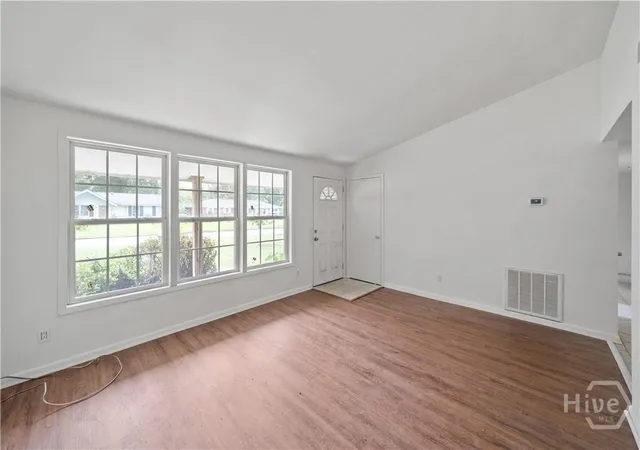 Photo 4 of Single family home for sale at 206 Van Nuys Blvd, Savannah, GA 31419 | MLS# SA363916 | Listing updated on 2026-09-11