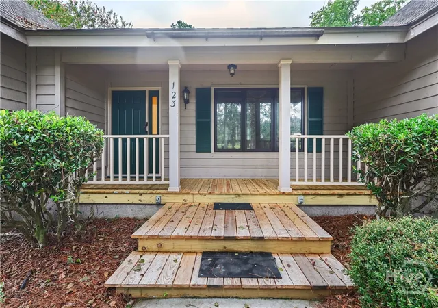 Photo 3 of Single family home for sale at 123 Rose Dhu Rd, Savannah, GA 31419 | MLS# SA364384 | Listing updated on 2026-09-11