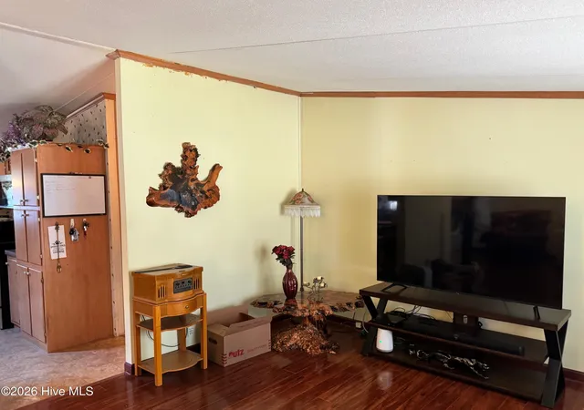 Photo 4 of Manufactured home for sale at 3205 Deanswood Dr, Kinston, NC 28504 | MLS# 100610980 | Listing updated on 2026-10-27