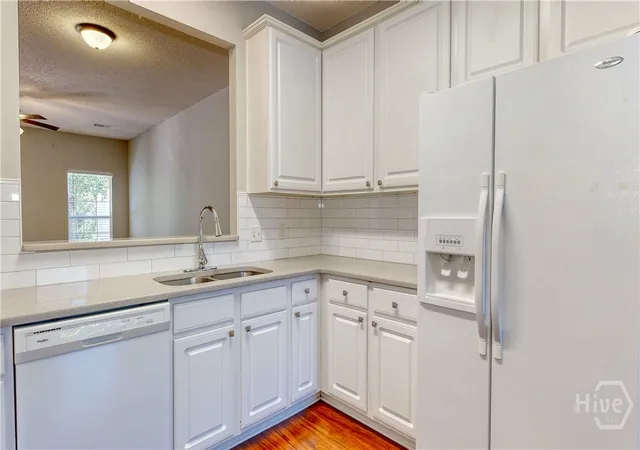 Photo 3 of Townhouse for sale at 42 Stonelake Cir, Savannah, GA 31419 | MLS# SA355507 | Listing updated on 2026-09-12