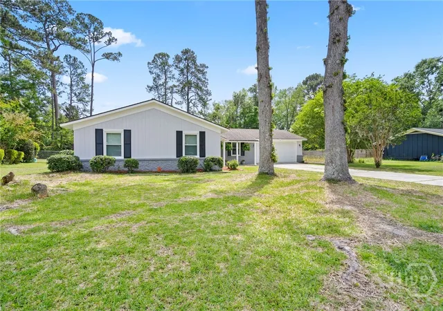 Photo 3 of Single family home for sale at 12610 Golf Clb Dr, Savannah, GA 31419 | MLS# SA352121 | Listing updated on 2026-09-12
